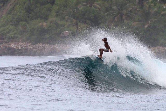 Surfing Lombok