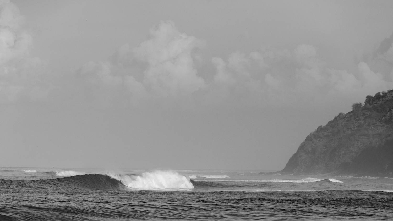 Surfing Indonesia