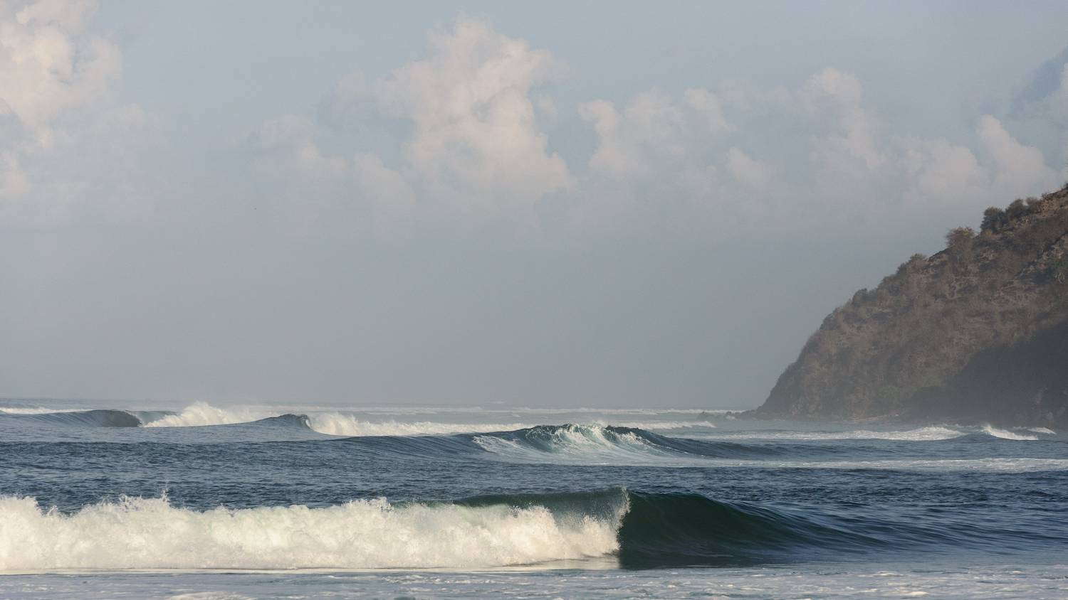 Surfing Indonesia