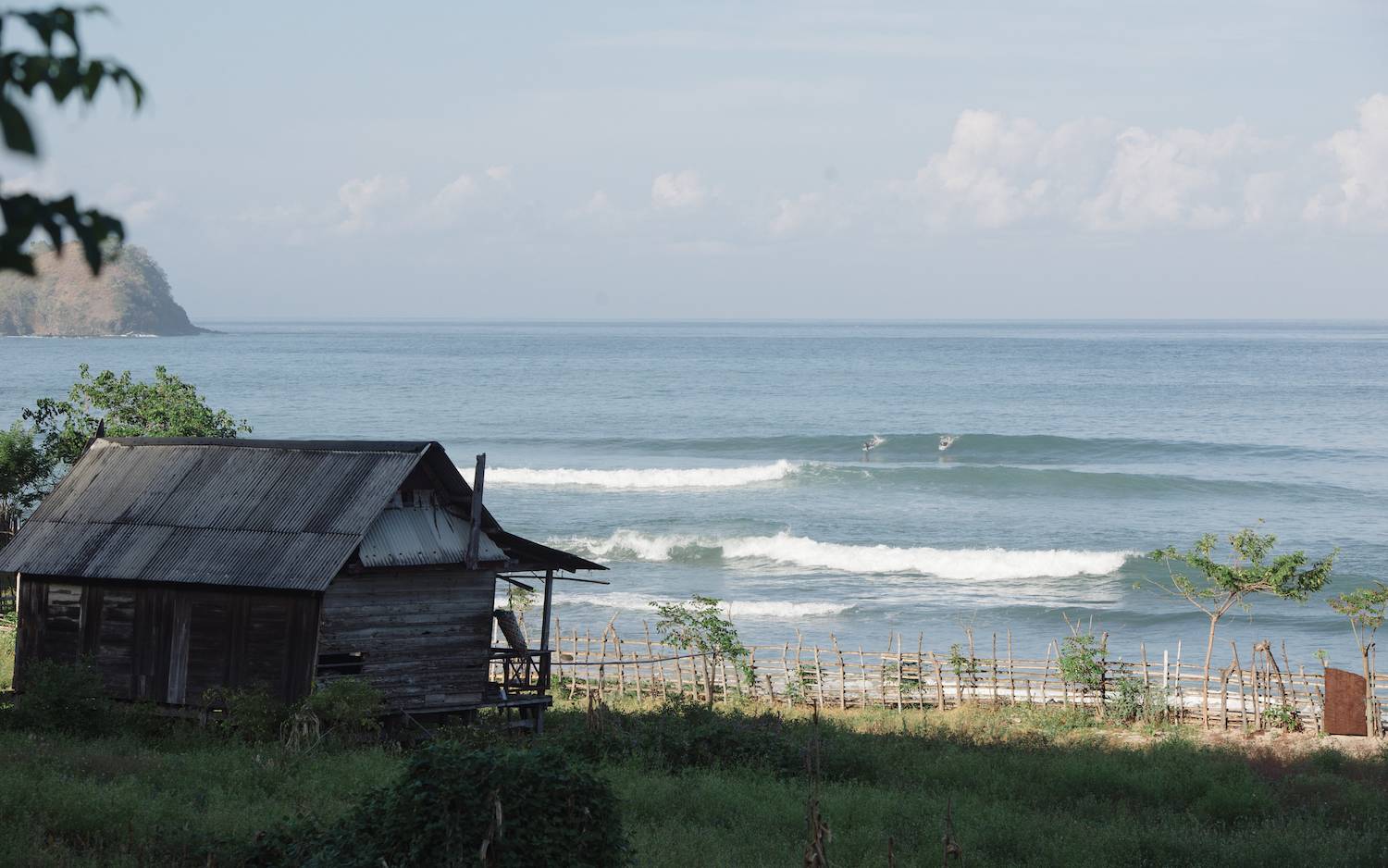 Surfing Indonesia