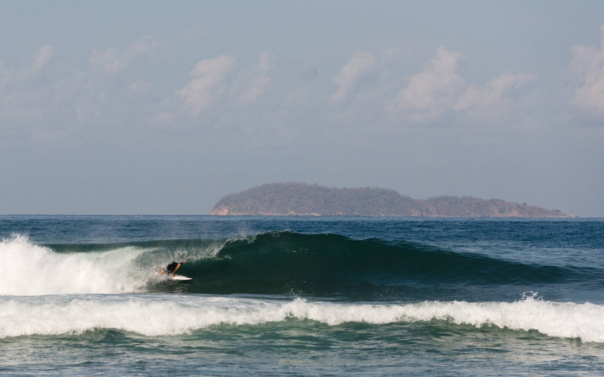 Surfing Indonesia