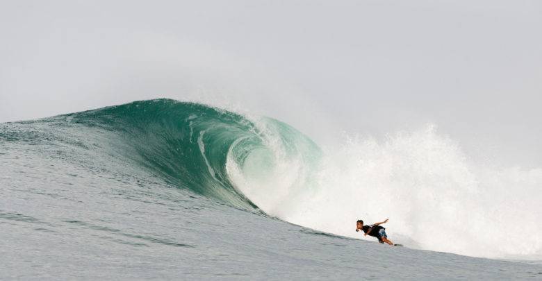 Surfing Nias