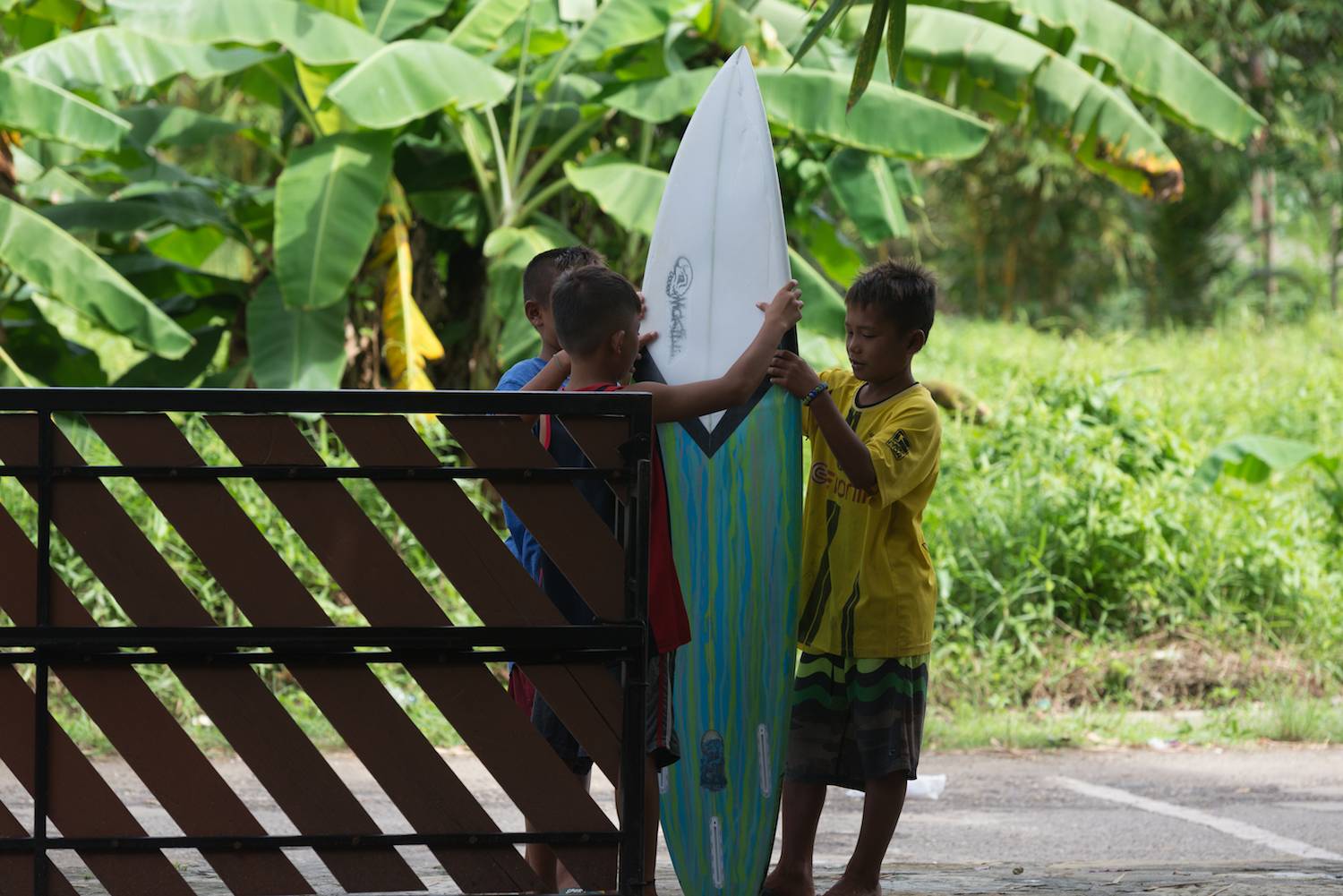 Surfing Nias