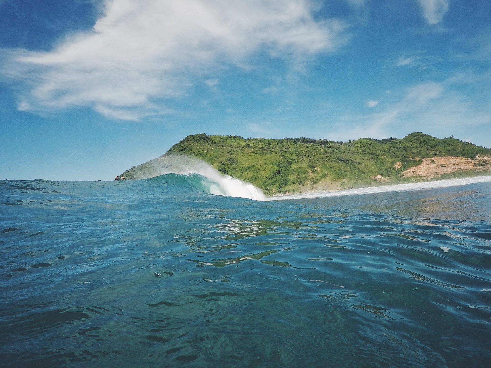 Surfing Lombok