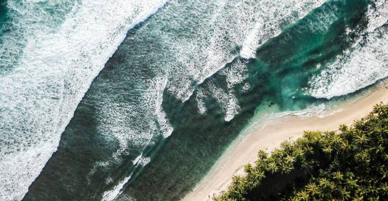 Surfing Mentawai