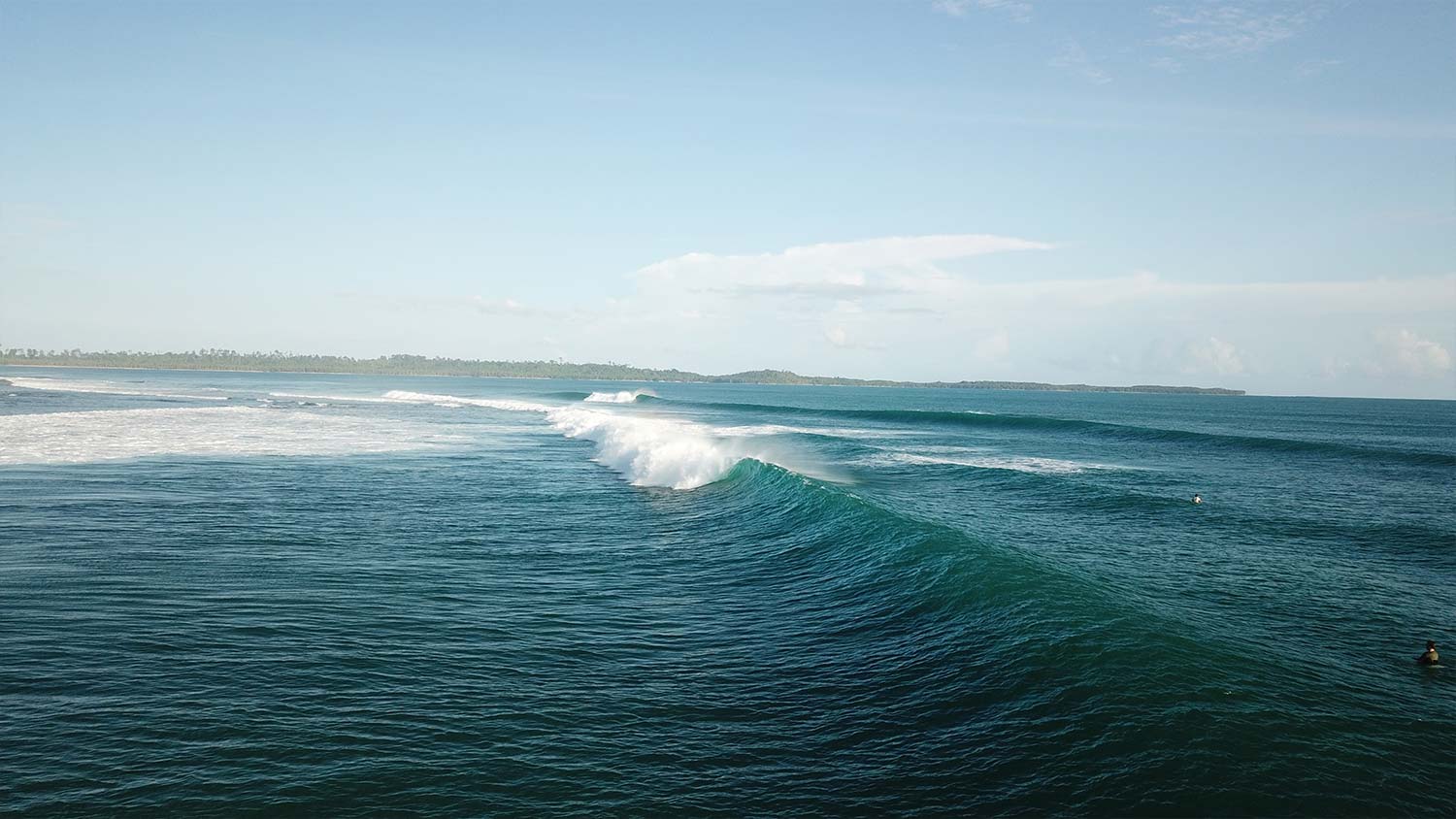 Surfing Mentawai