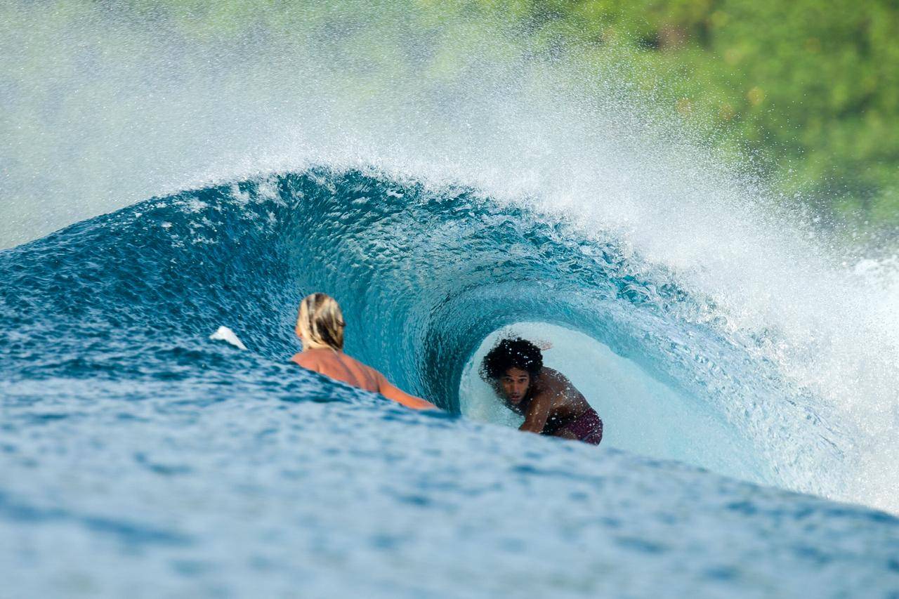 Surfing Banyaks